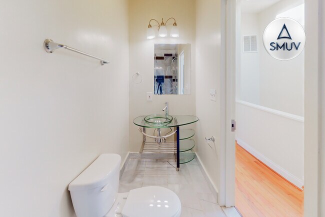 Building Photo - 437 Pitman Pl
