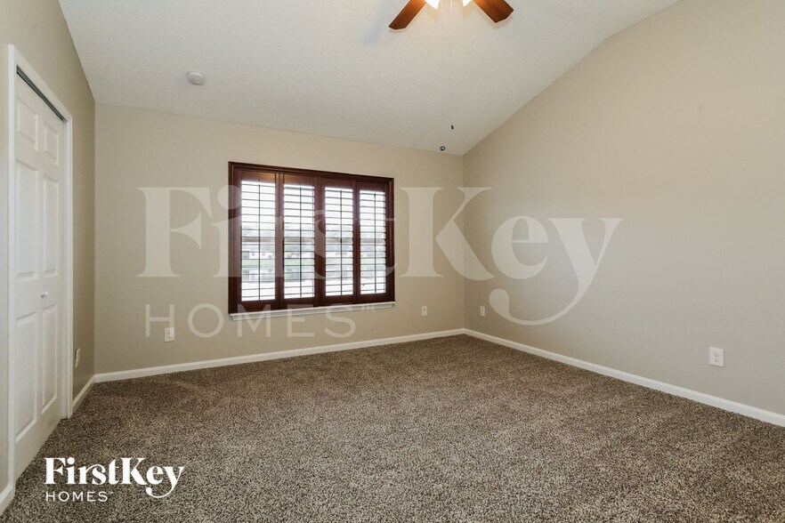 Building Photo - 5668 Village Pond Cir