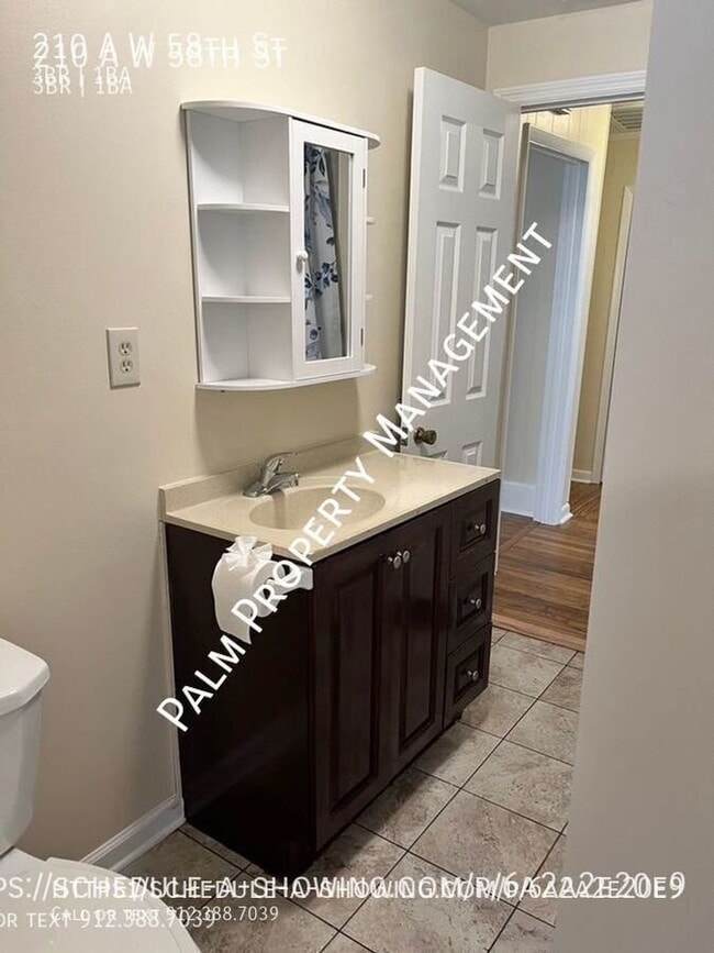 Building Photo - 210 W 58th St