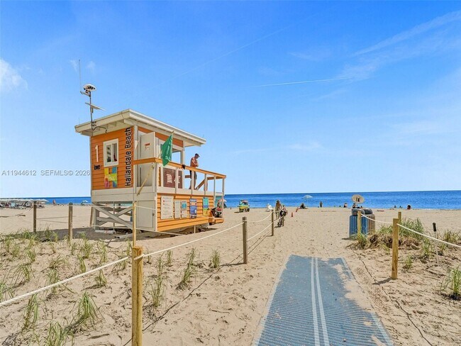 Building Photo - 4111 S Ocean Dr