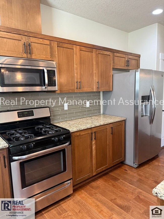 Building Photo - 410 SW Basilone Terrace