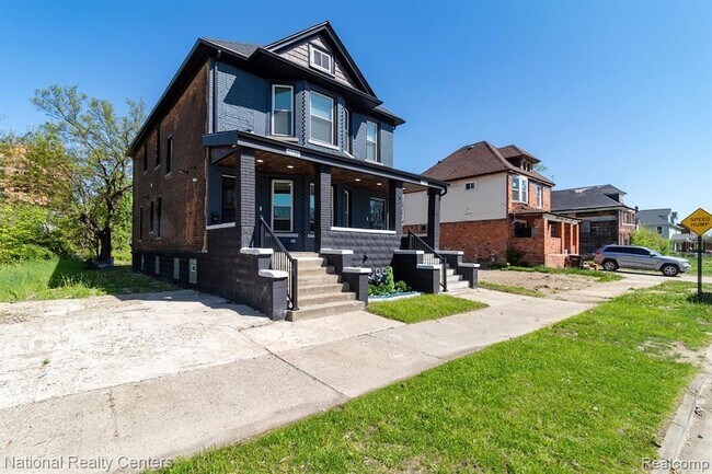 Building Photo - 2710 Wreford St