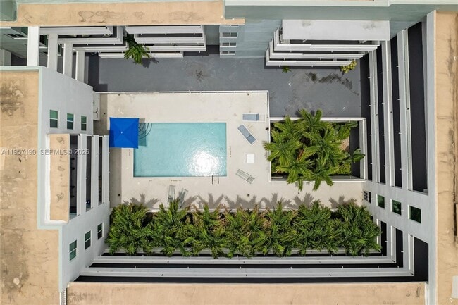 Building Photo - 7800 Collins Ave