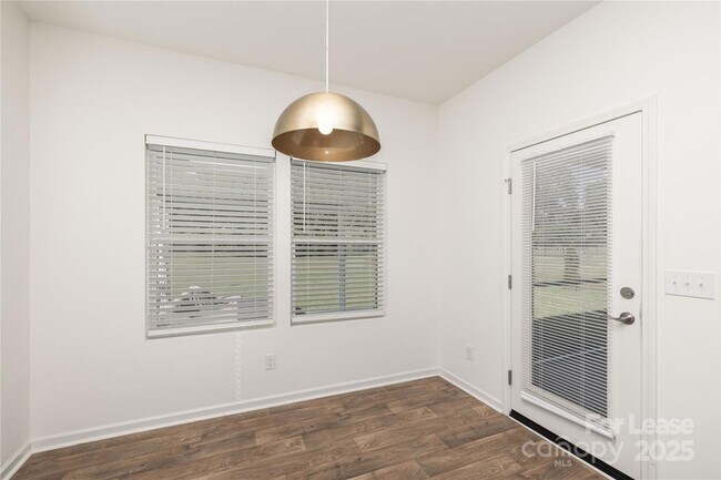 Building Photo - 224 Old Harbor Dr