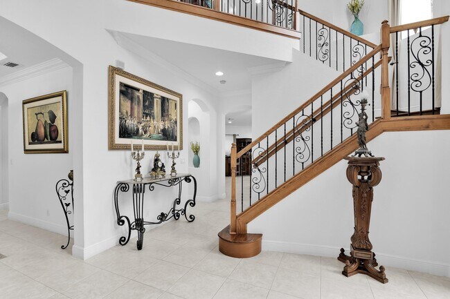 Building Photo - 10703 Versailles Blvd