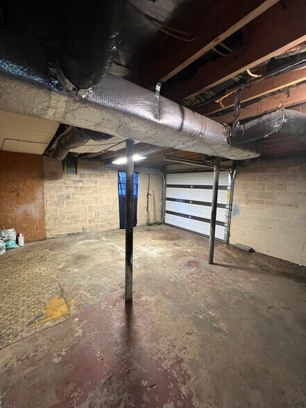 Building Photo - 112 Evergreen Rd