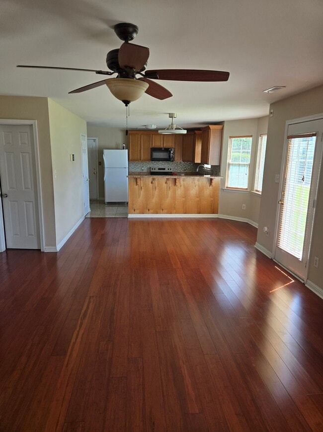Building Photo - 10941 Elm Bend Dr