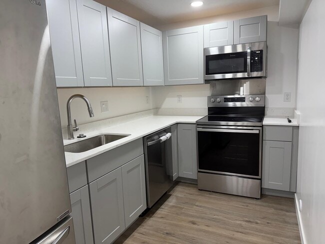 Building Photo - 2506 N Geranium Dr