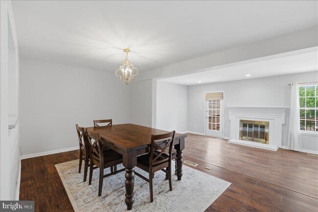 Building Photo - 1490 Autumn Ridge Cir