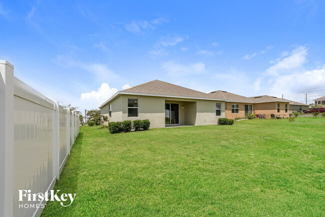 Building Photo - 451 Aragosa Dr