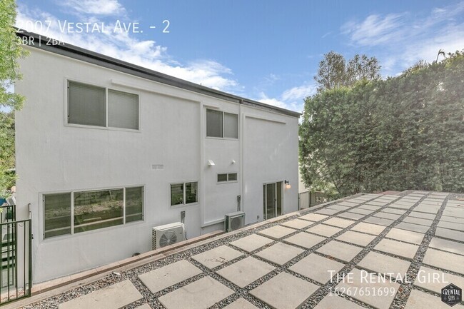 Building Photo - Gorgeous 3 Bed/2 Bath in Echo Park! | Secl...