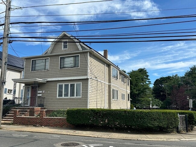 Building Photo - 374 Riverside Ave