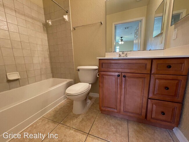 Building Photo - 1 br, 1 bath House - 14880 Pleasant Bay Ln...