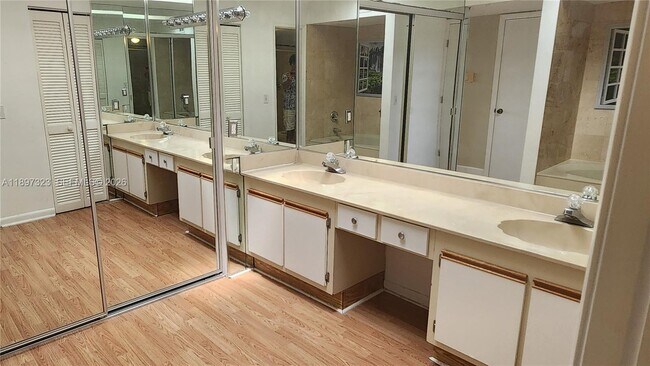 Building Photo - 10628 SW 118th Pl