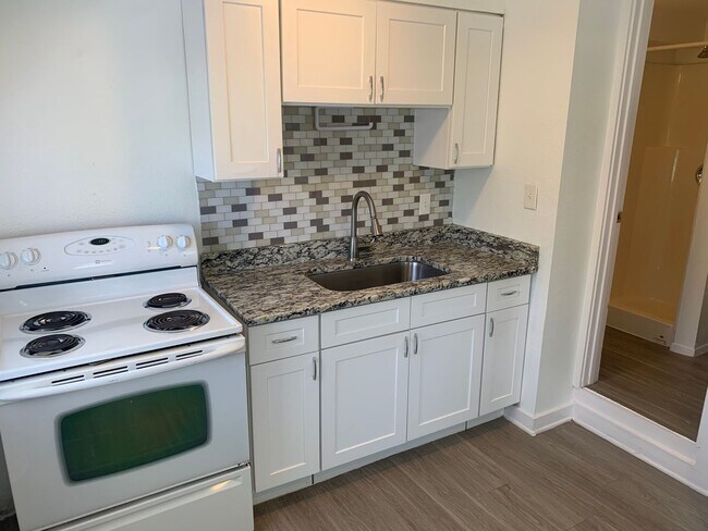 Building Photo - 5403 San Benito Dr