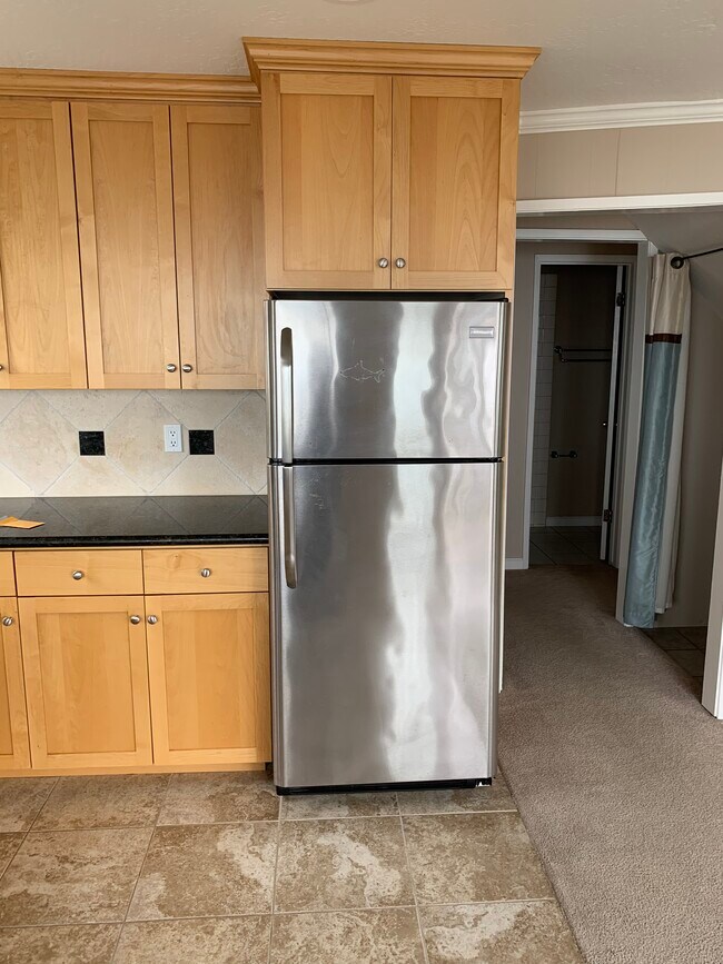 Building Photo - 39 Sunset Dr