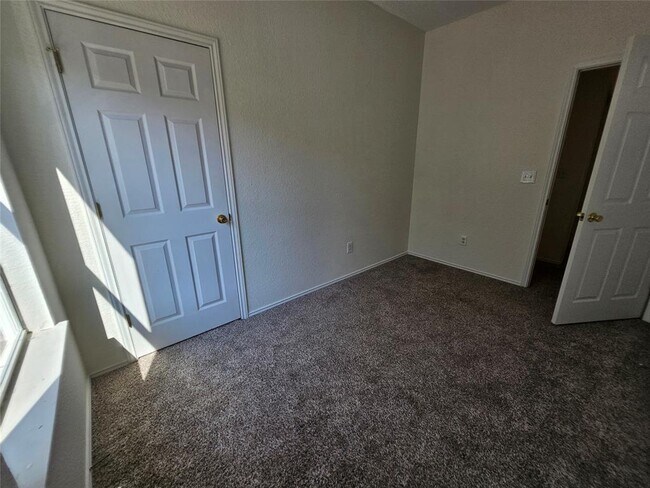 Building Photo - 304 Windridge Village Cove