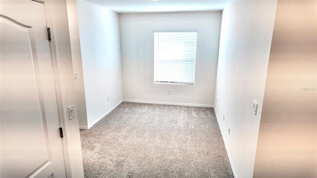 Building Photo - 1241 Yellow Finch Dr