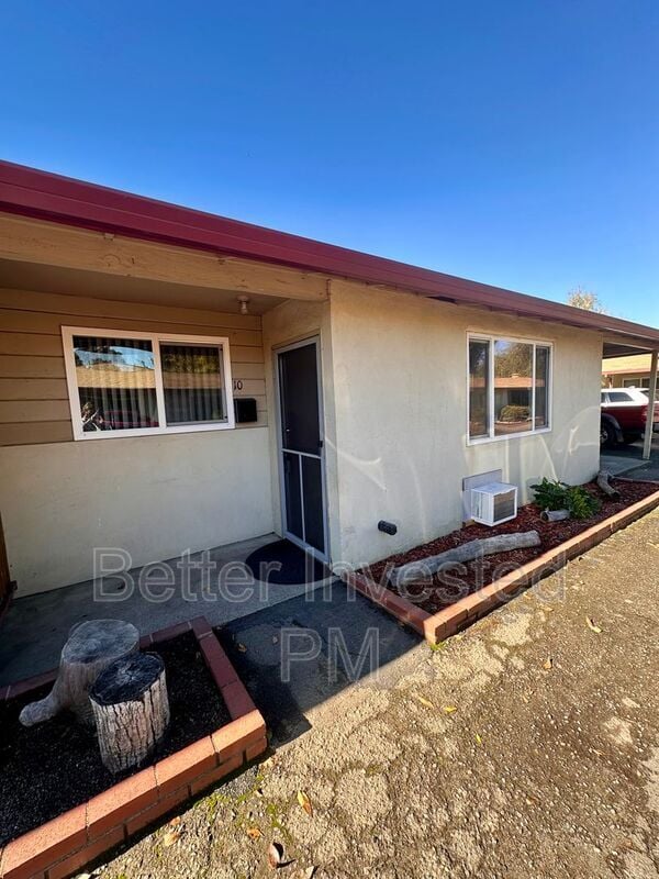 Building Photo - 216 Ford St