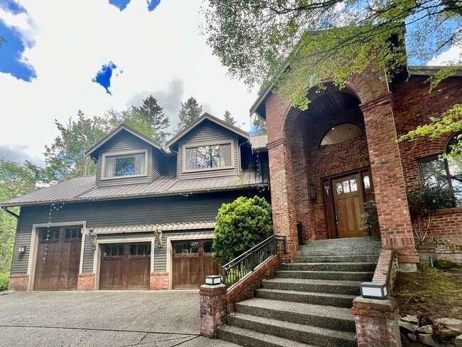 Building Photo - Luxury Estate Retreat in the Heart of Sammamish