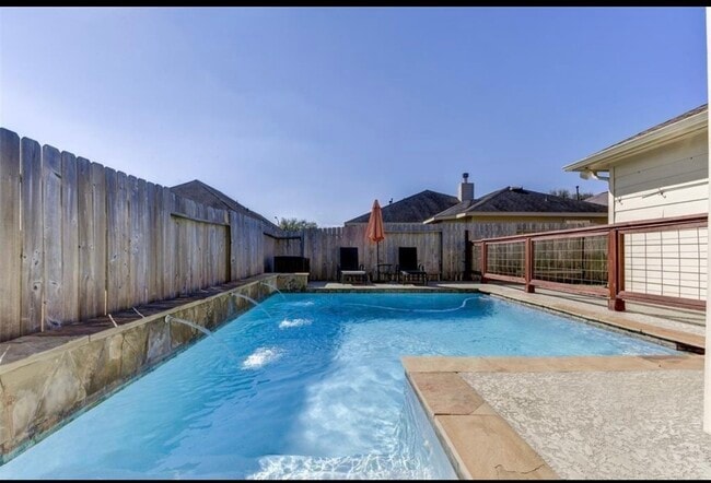 Building Photo - 16707 Promenade Park