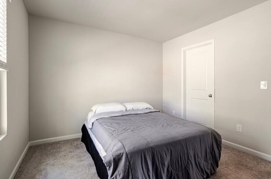 Building Photo - 43 L Gurley Ln