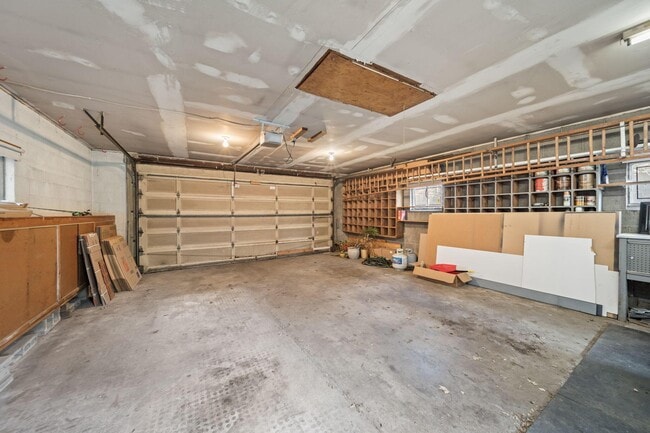 Building Photo - 116 Hanford St