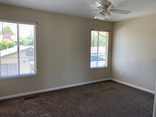 Building Photo - 1177 Norwegian Ave