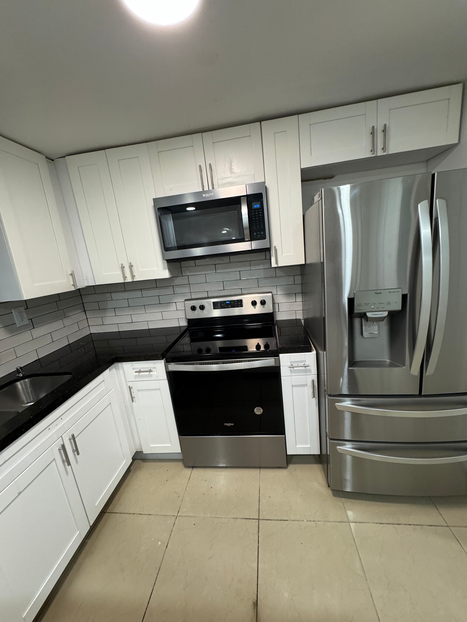 Kitchen - 228 NW 13th Ct