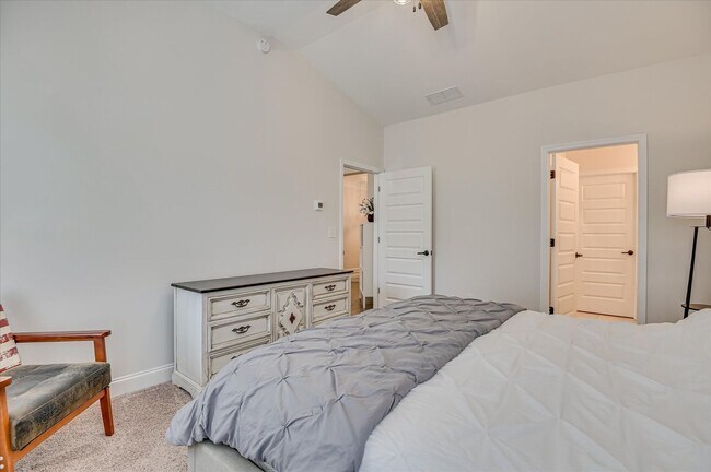 Building Photo - 312 Sumac Trail