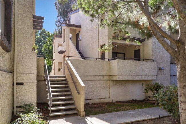 Building Photo - 880 E Fremont Ave