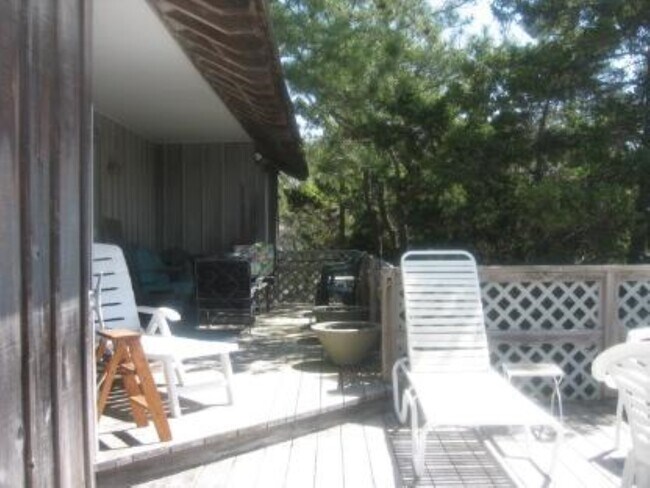 Building Photo - 32 Surf Dr