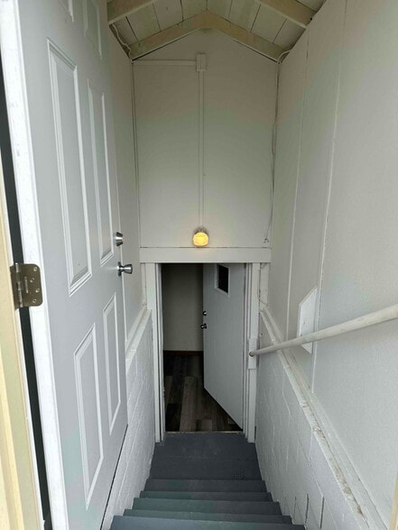 Building Photo - 2206 6th St