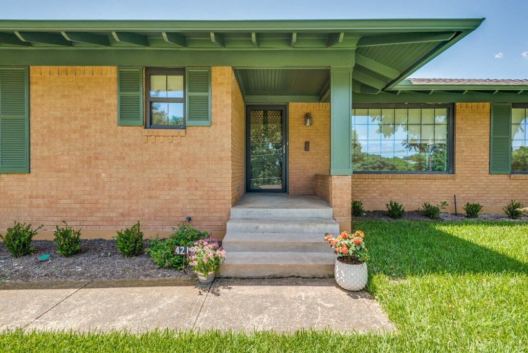 Building Photo - 4219 Briar Creek Ln