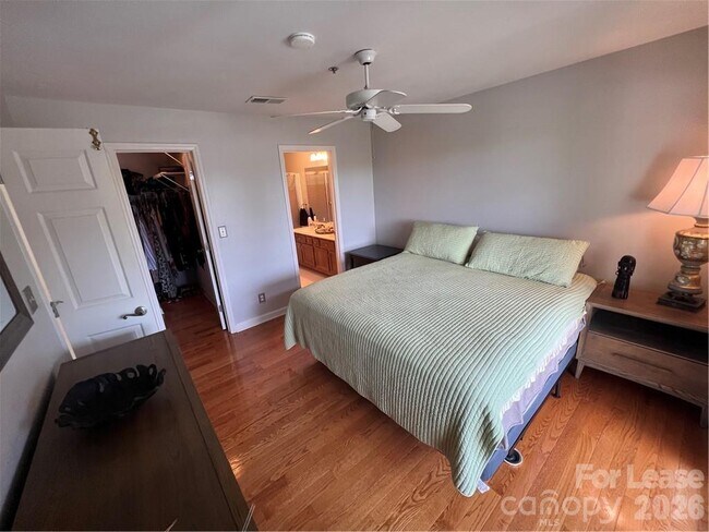 Building Photo - 17919 Kings Point Dr