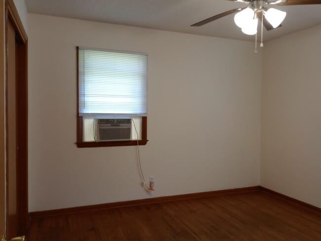 Building Photo - 609 Pennant St