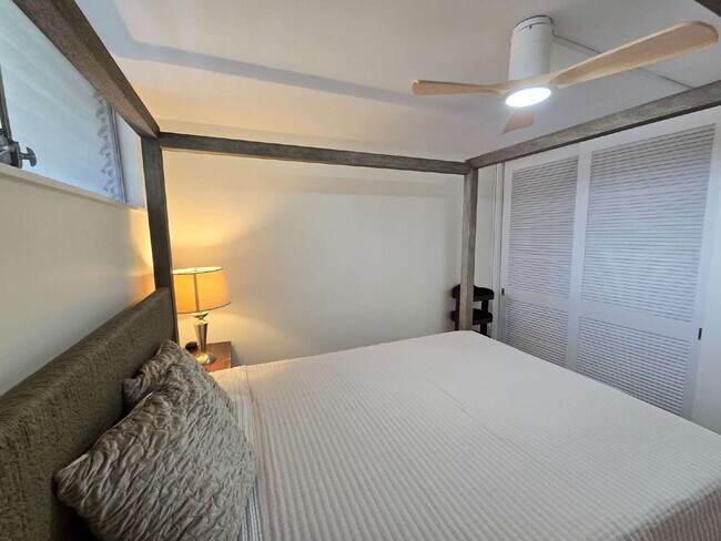Building Photo - Fully Furnished Executive Condo Rental 2br/2ba/1pkg - Waikiki