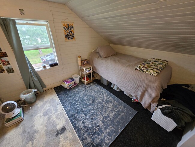 Building Photo - $1600| 4BD 1BA| 524 7th| Available 6/1/2026!