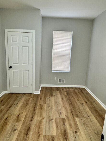 Building Photo - 303 Renner Ave
