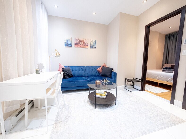 Building Photo - 5 W 101st St