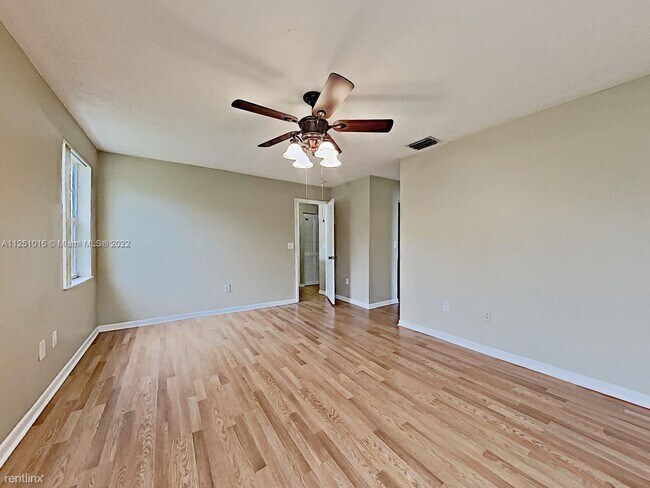 Building Photo - 4 br, 2 bath House - 15901 NW 5th St