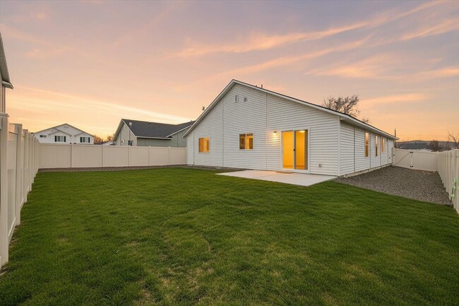 Building Photo - 878 W Jasper St