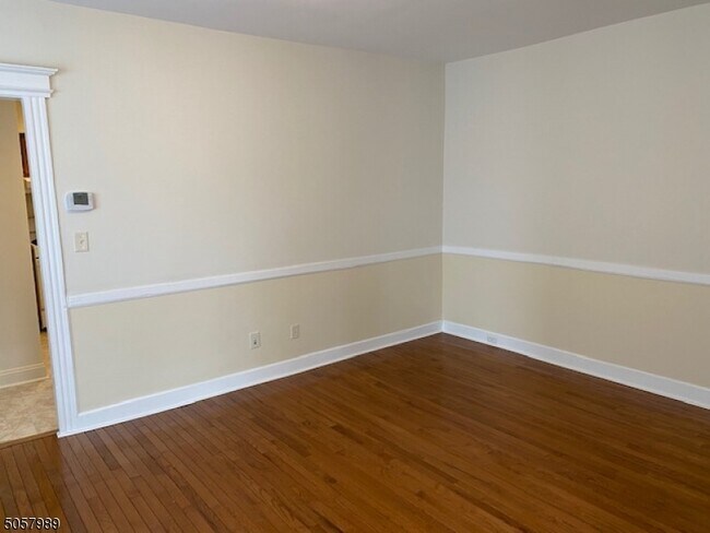 Building Photo - 384 Bloomfield Ave