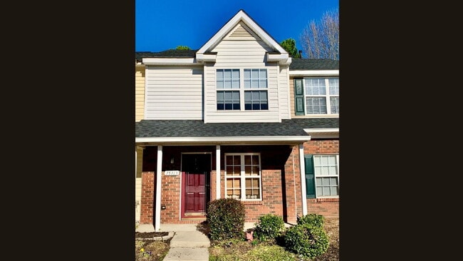 Building Photo - STEELECREEK TOWNHOUSE!