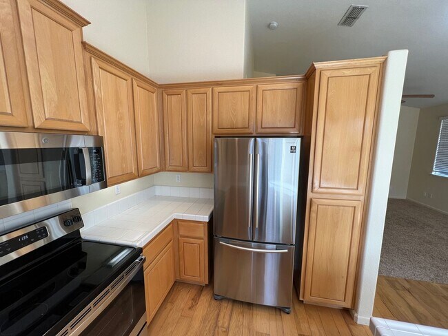 Building Photo - Highly Desired 4 Bedroom Empire Ranch Home!