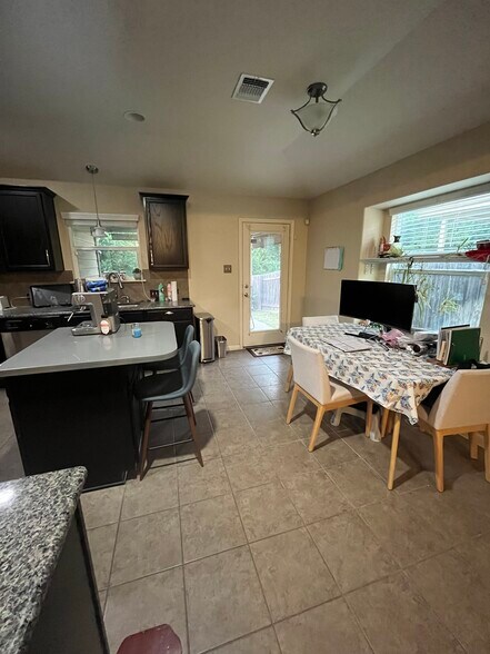 Building Photo - 1428 Biscuit Dr