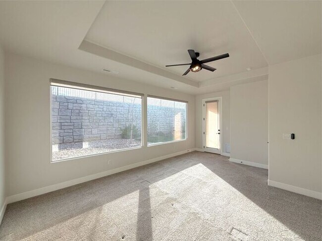 Building Photo - 3 bed, 2 bath home w/2 car garage