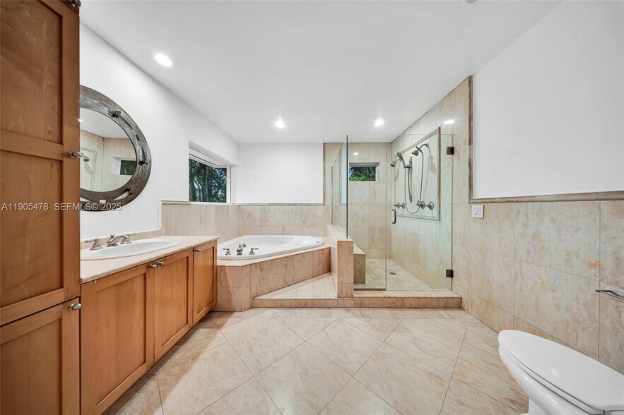 Building Photo - 4000 Alhambra Cir