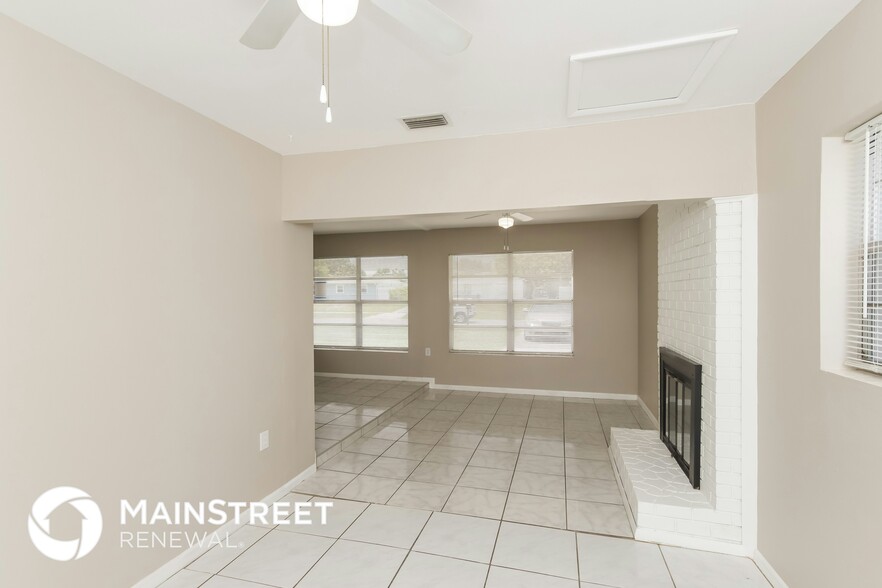 Building Photo - 4395 Sherwood Blvd