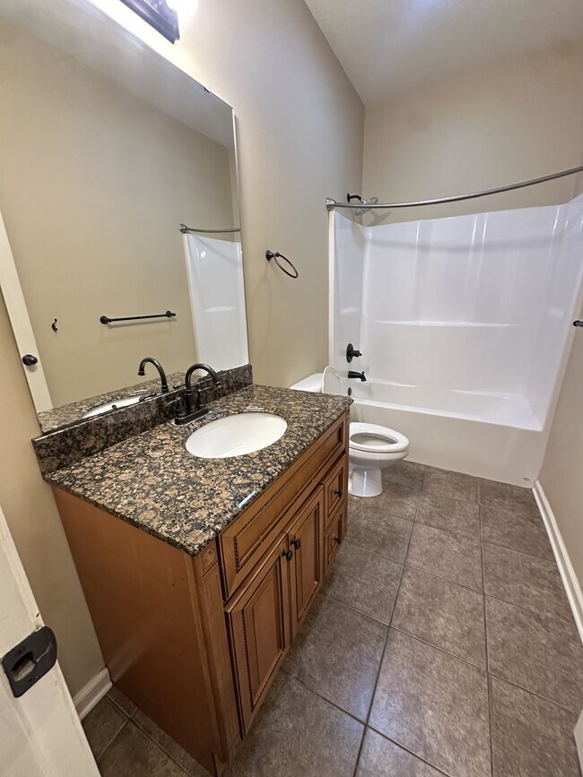 Building Photo - 6863 Par Rd 7137